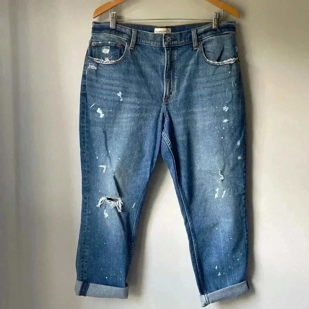 NWT‼️A&F Abercrombie & Fitch Women’s Distressed High Rise Mom Jeans size 32 /14